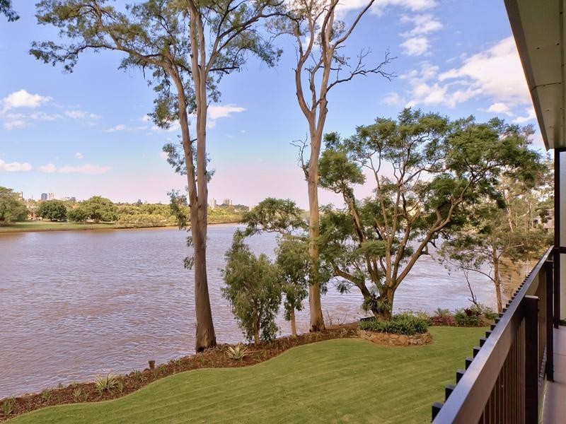 2/58 Sandford Street, St Lucia QLD 4067