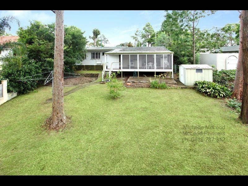 22 Kenmore Road, Kenmore QLD 4069