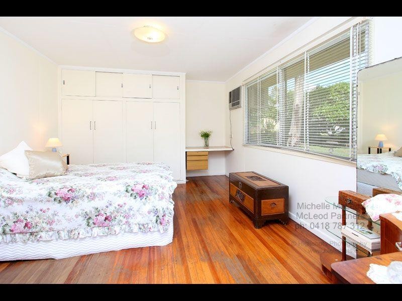 22 Kenmore Road, Kenmore QLD 4069