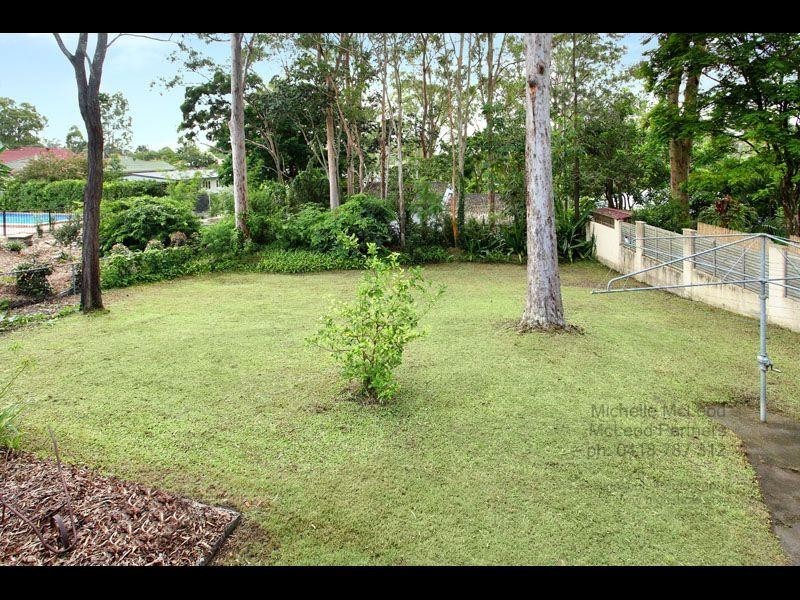 22 Kenmore Road, Kenmore QLD 4069