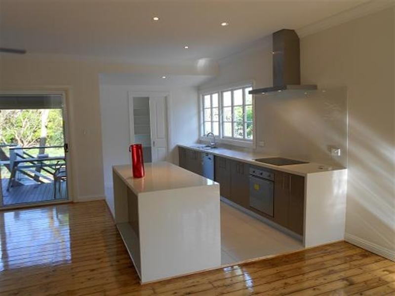 9 Johnstone Road, Sherwood QLD 4075