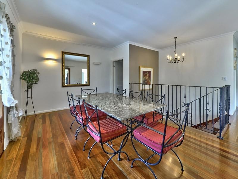 15 Kinkead Avenue, Sherwood QLD 4075