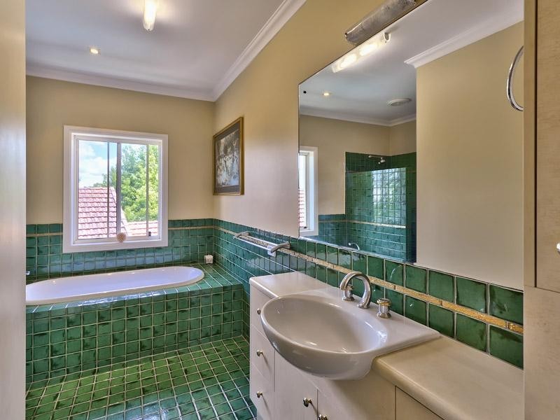 15 Kinkead Avenue, Sherwood QLD 4075