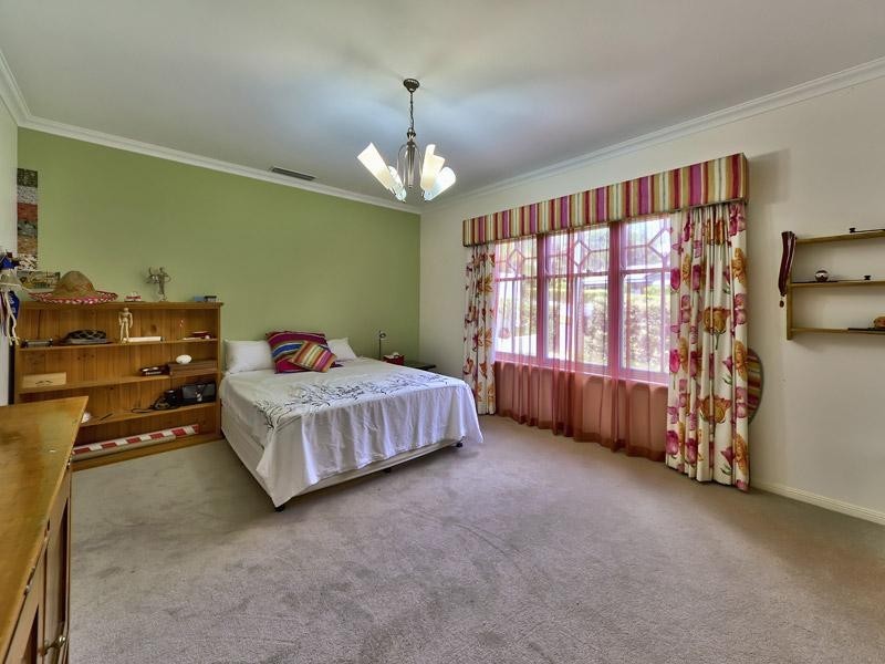 15 Kinkead Avenue, Sherwood QLD 4075