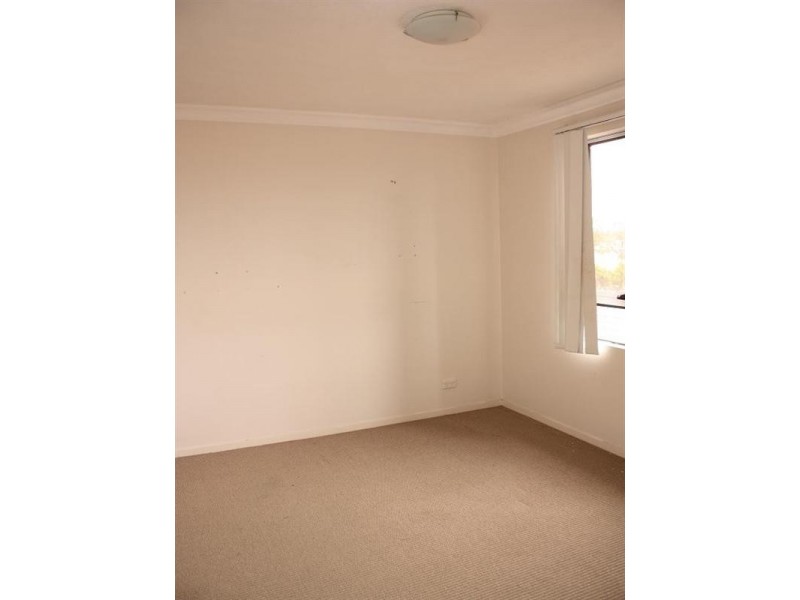 11/16 Grosvenor Road, Indooroopilly QLD 4068