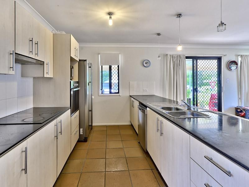 313 Verney Road East, Graceville QLD 4075