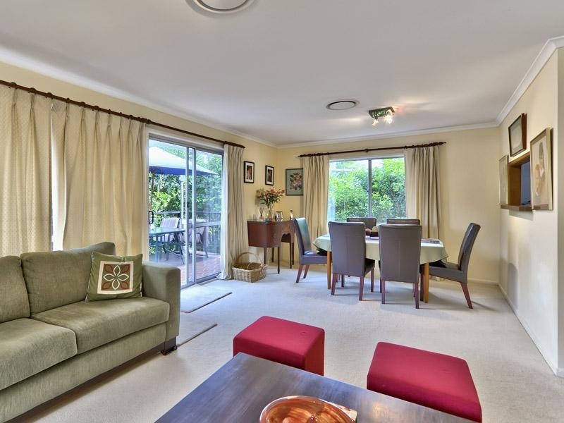 73 Gem Road, Kenmore QLD 4069