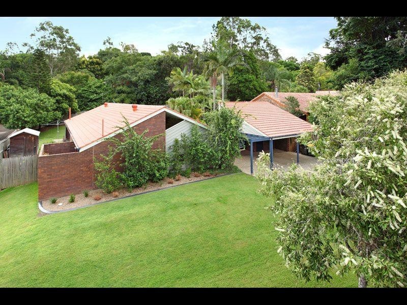 11 Valleybrook Street, Kenmore Hills QLD 4069