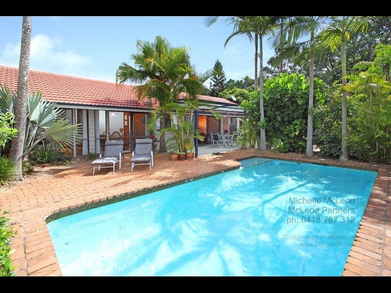 11 Valleybrook Street, Kenmore Hills QLD 4069