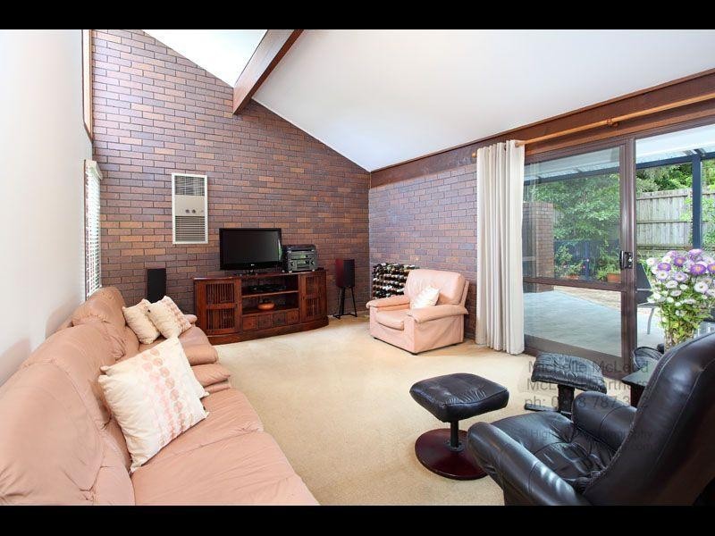 11 Valleybrook Street, Kenmore Hills QLD 4069