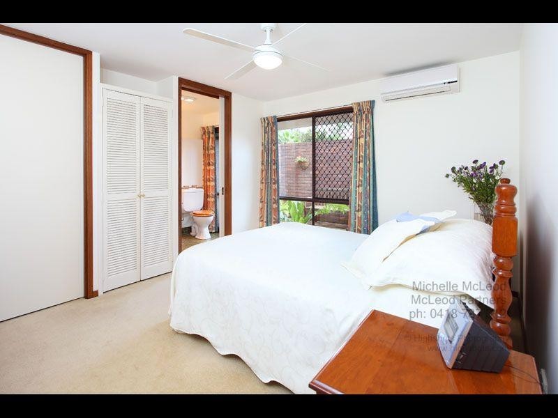11 Valleybrook Street, Kenmore Hills QLD 4069