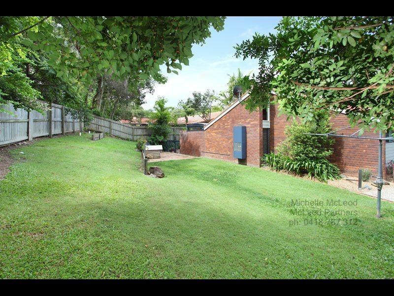 11 Valleybrook Street, Kenmore Hills QLD 4069