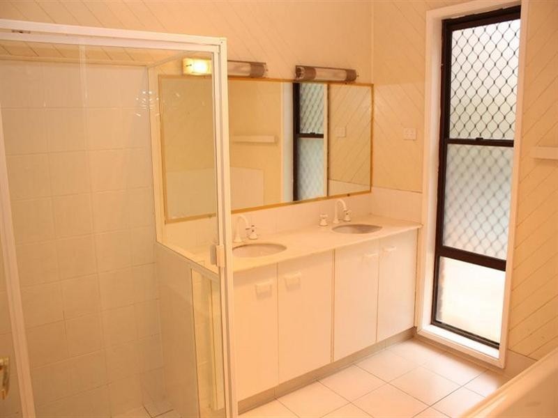 88 Dobell Street, Indooroopilly QLD 4068