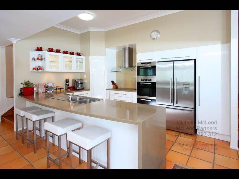 16 Jamner Street, Chapel Hill QLD 4069