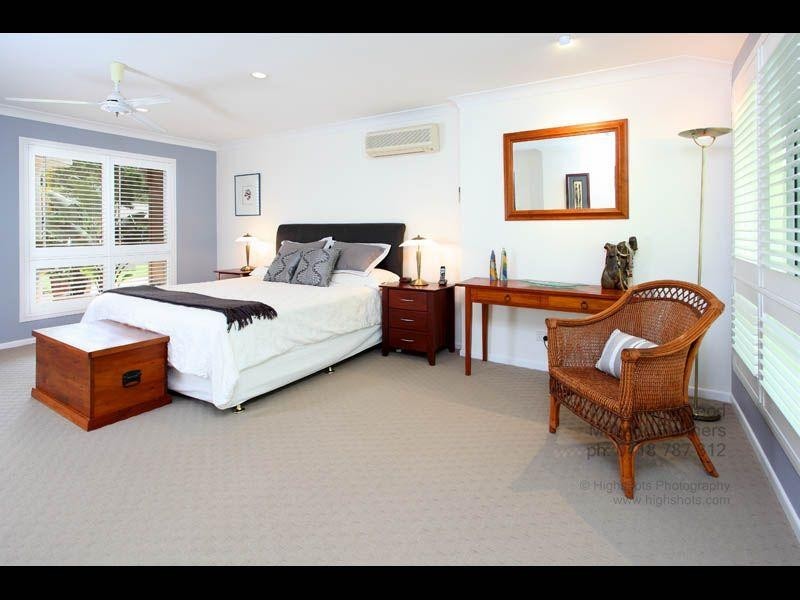 16 Jamner Street, Chapel Hill QLD 4069
