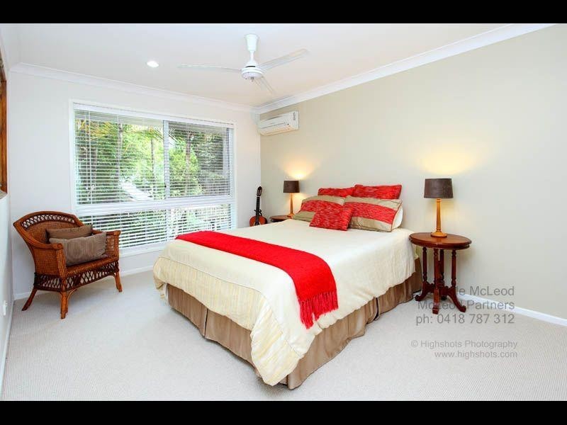 16 Jamner Street, Chapel Hill QLD 4069