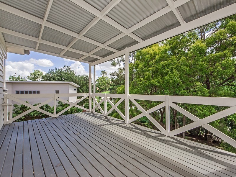 27 Ruskin Street, Taringa QLD 4068