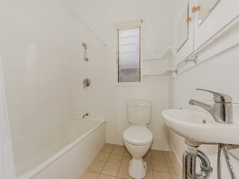 27 Ruskin Street, Taringa QLD 4068