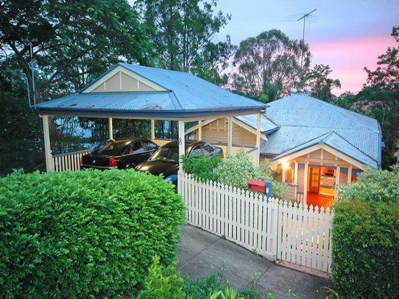 8 Goldsbrough Road, Taringa QLD 4068
