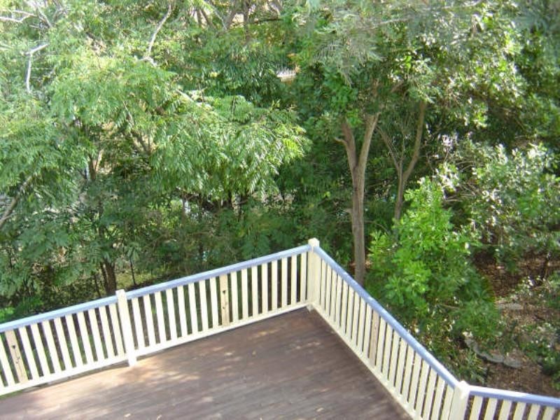 8 Goldsbrough Road, Taringa QLD 4068