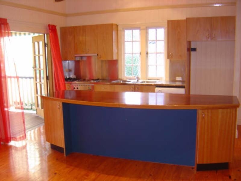 8 Goldsbrough Road, Taringa QLD 4068