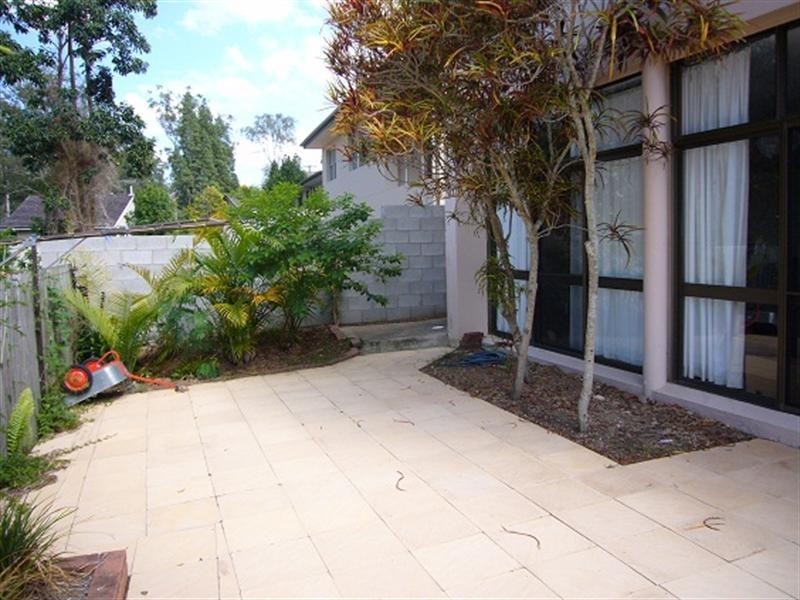 27 Highland Terrace, St Lucia QLD 4067