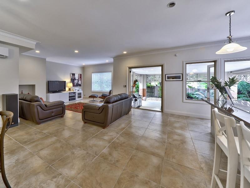 93 Rosebery Terrace, Chelmer QLD 4068