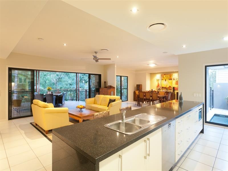 213 Taringa Parade, Taringa QLD 4068