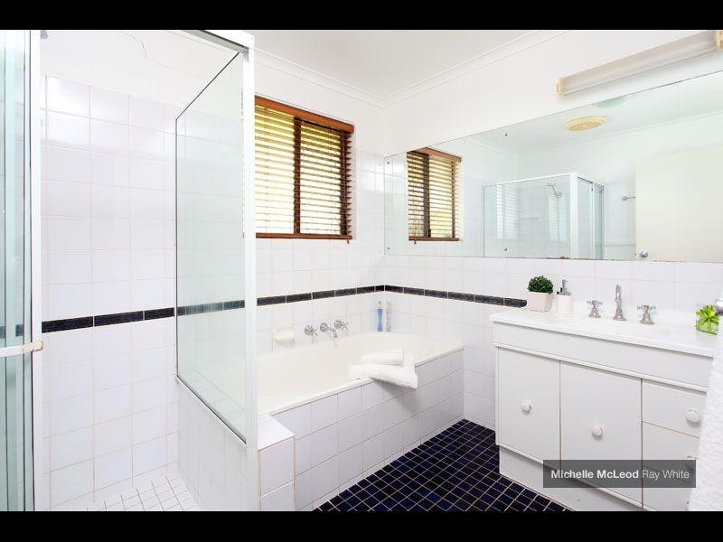 10 Dulhunty Street, Chapel Hill QLD 4069