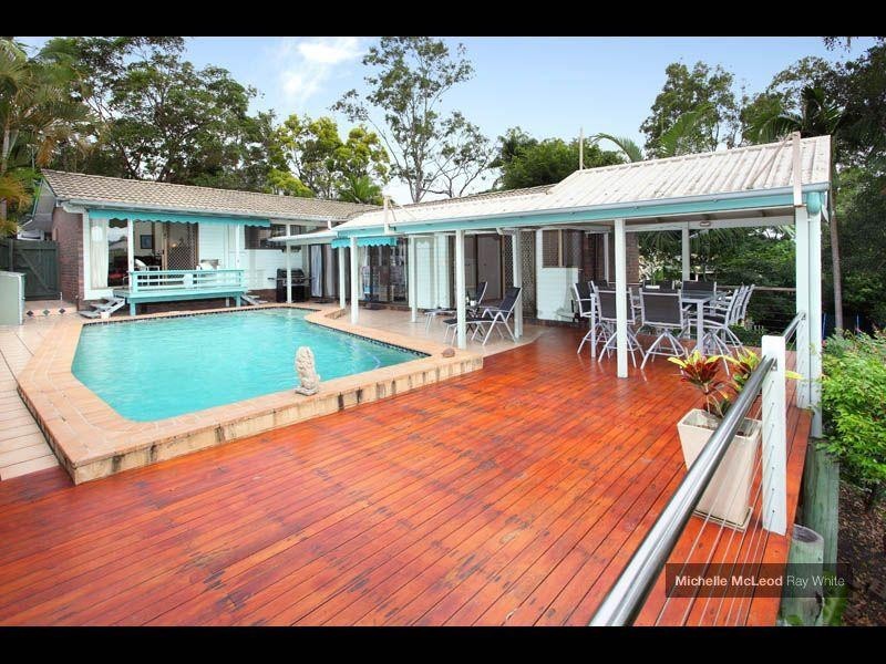 92 Chapel Hill Road, Chapel Hill QLD 4069
