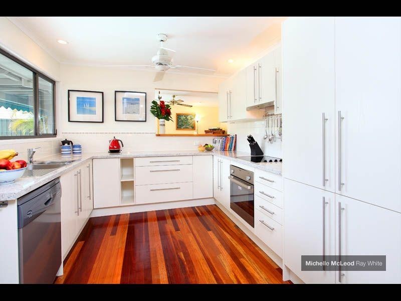 92 Chapel Hill Road, Chapel Hill QLD 4069