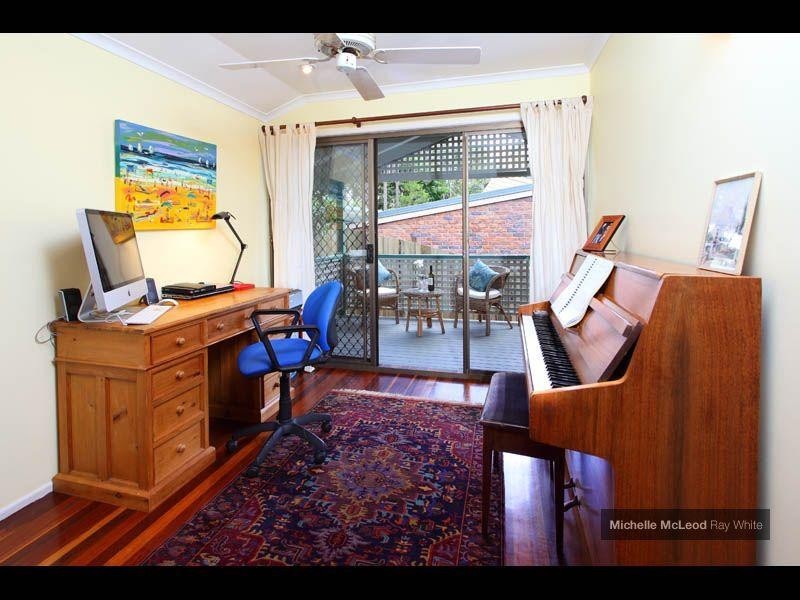 92 Chapel Hill Road, Chapel Hill QLD 4069