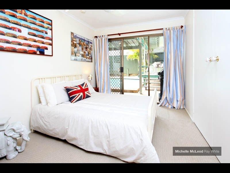 92 Chapel Hill Road, Chapel Hill QLD 4069