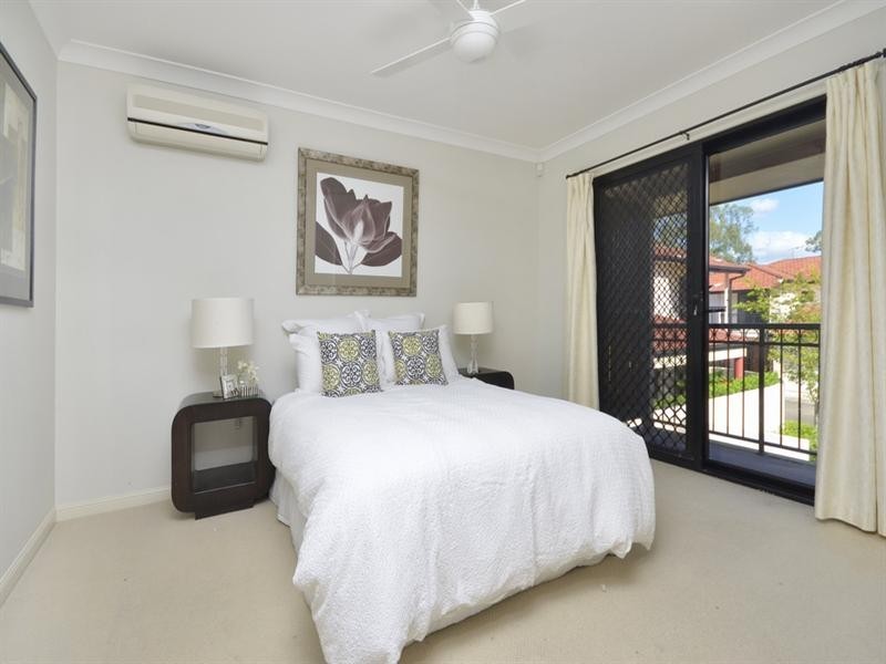 9/272 Indooroopilly Road, Indooroopilly QLD 4068