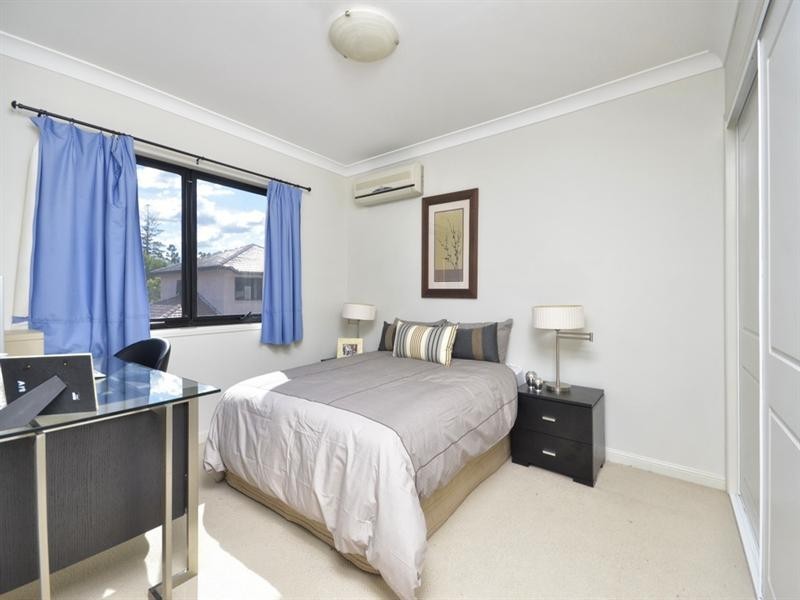 9/272 Indooroopilly Road, Indooroopilly QLD 4068