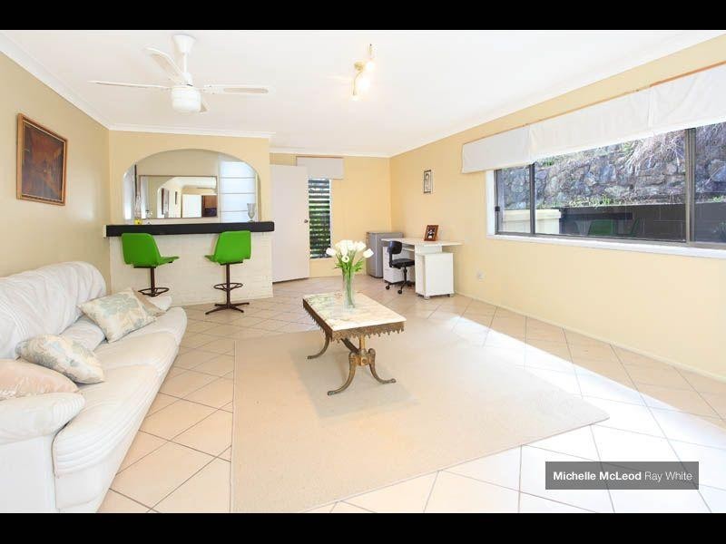 14 Halimah Street, Chapel Hill QLD 4069