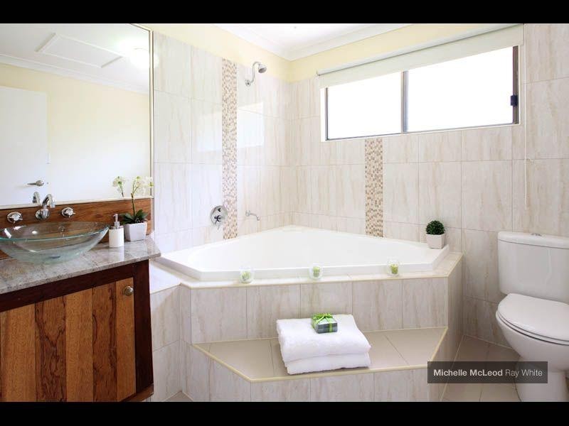 14 Halimah Street, Chapel Hill QLD 4069