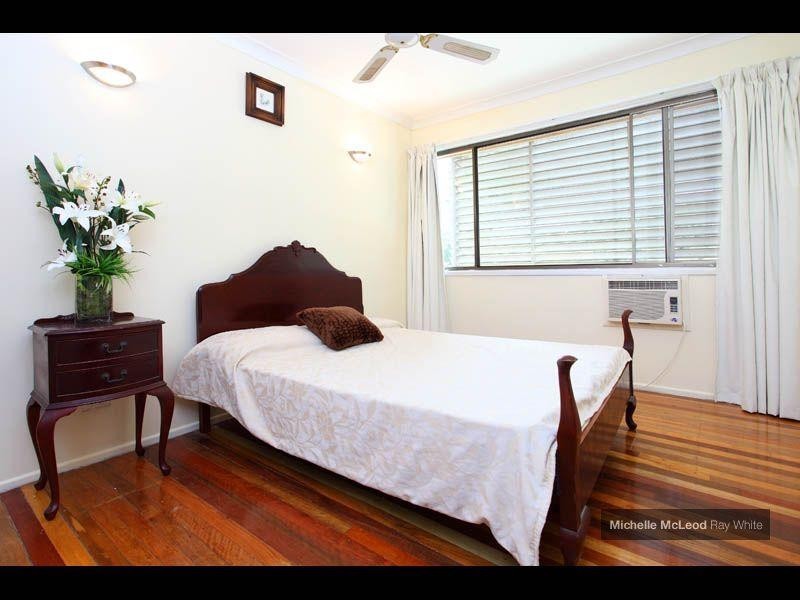 14 Halimah Street, Chapel Hill QLD 4069