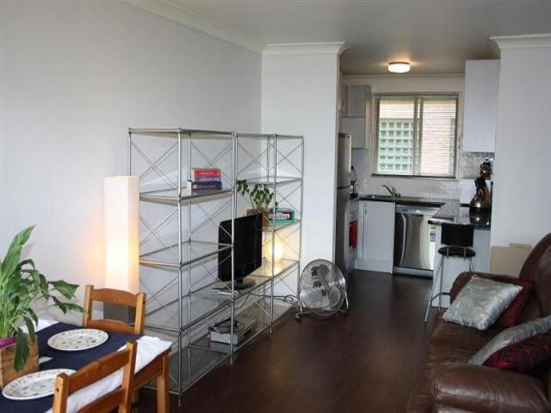 4/10 Vincent Street, Indooroopilly QLD 4068