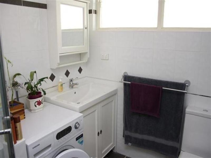 4/10 Vincent Street, Indooroopilly QLD 4068