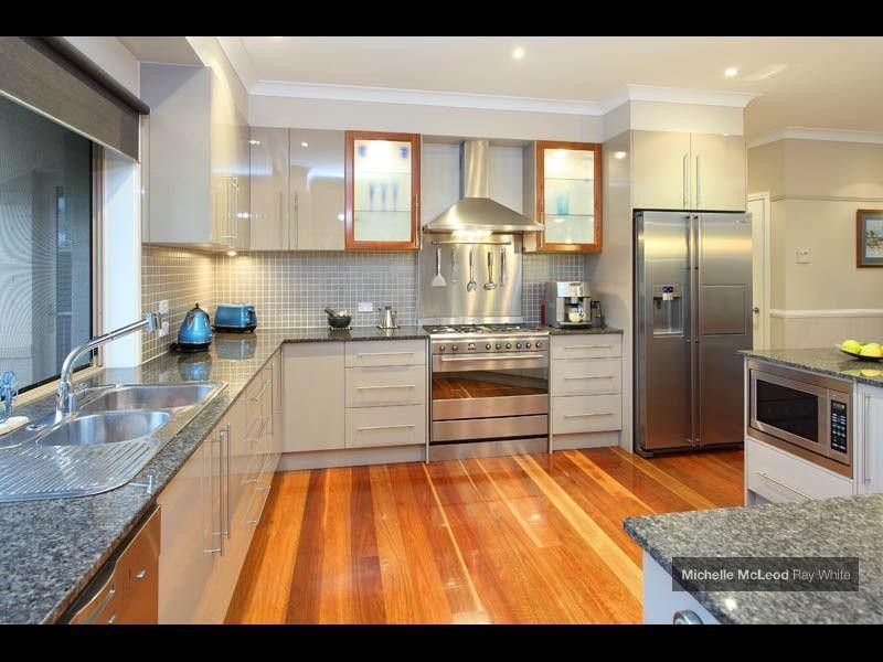 11 McConnell Crescent, Brookfield QLD 4069