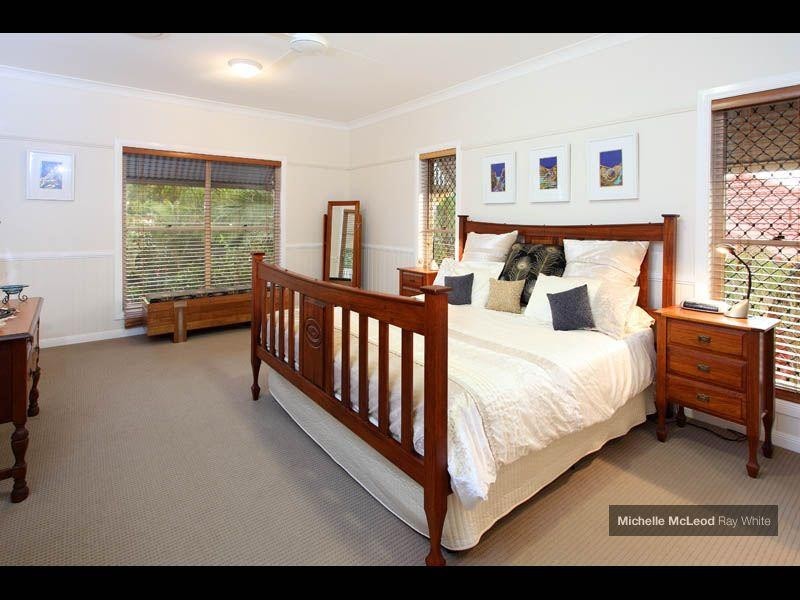 11 McConnell Crescent, Brookfield QLD 4069