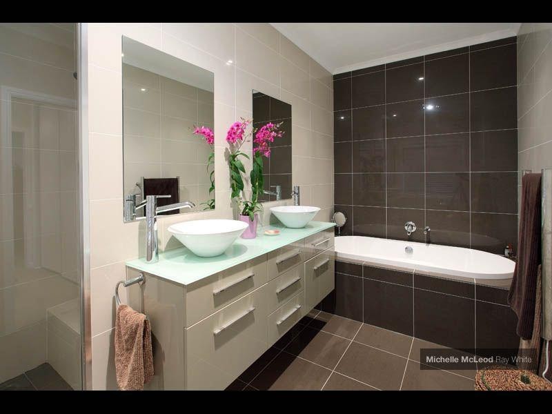 11 McConnell Crescent, Brookfield QLD 4069