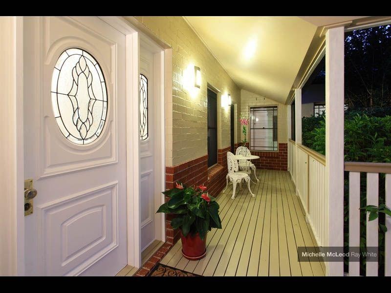 11 McConnell Crescent, Brookfield QLD 4069