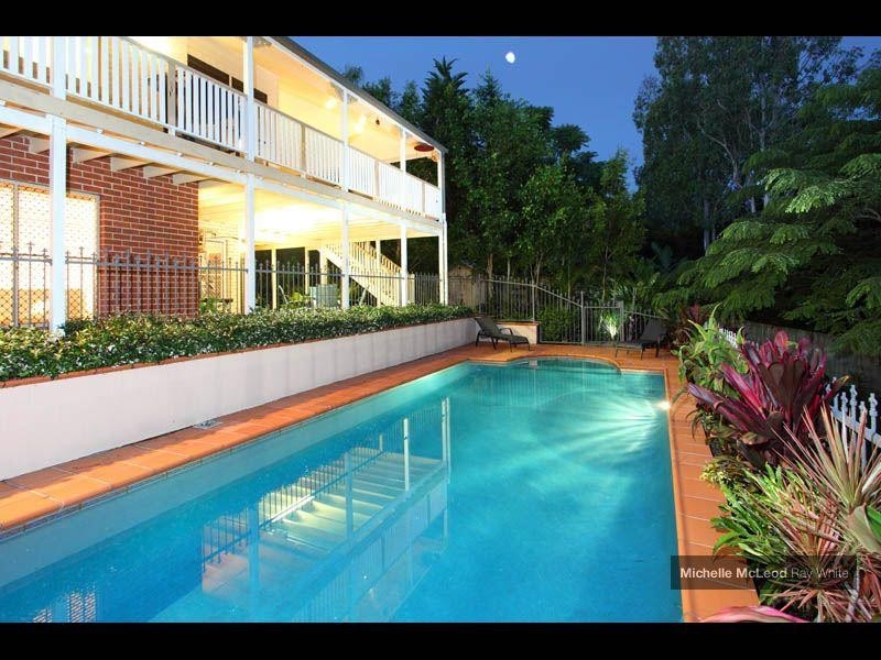 11 McConnell Crescent, Brookfield QLD 4069