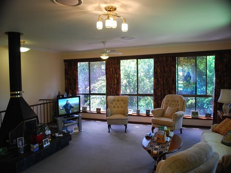 2B Goolman Street, Chapel Hill QLD 4069