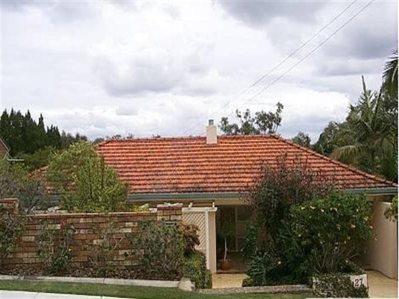 27 Highland Terrace, St Lucia QLD 4067