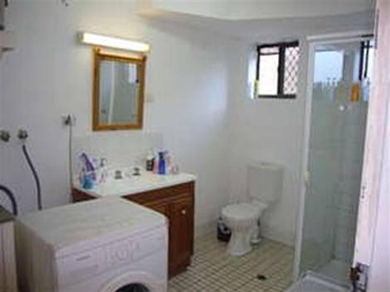 8/31 Bishop Street, St Lucia QLD 4067