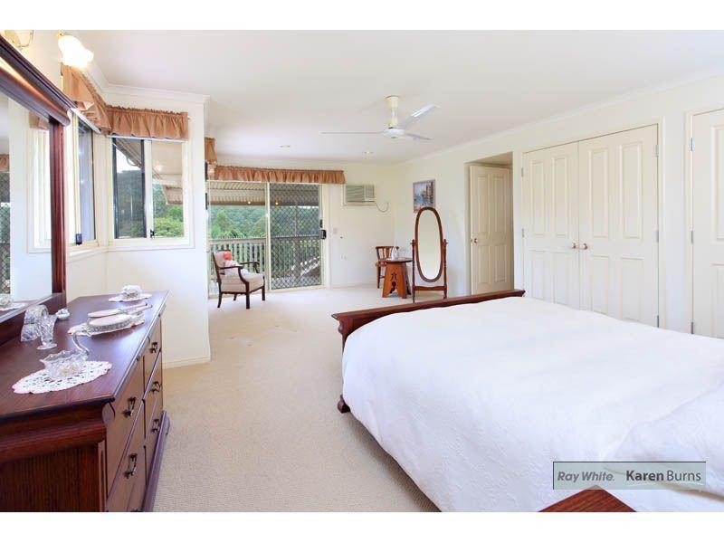 37 Mukurta Street, Chapel Hill QLD 4069