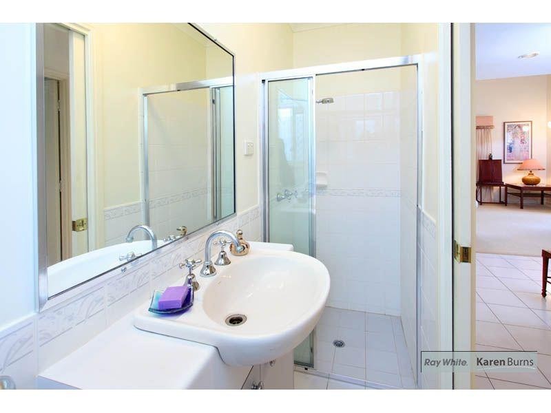 37 Mukurta Street, Chapel Hill QLD 4069